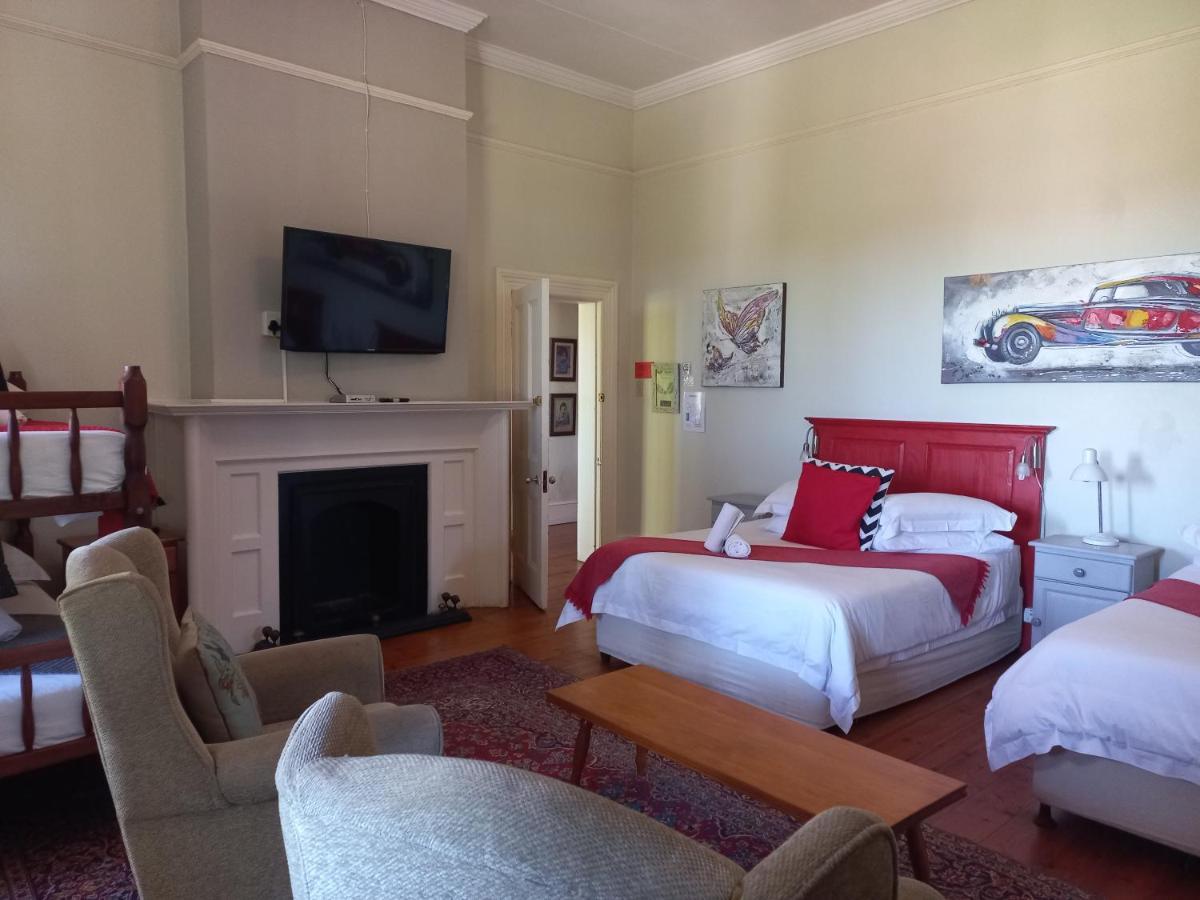 Dreamers Guesthouse - No Loadshedding King William's Town Exterior photo