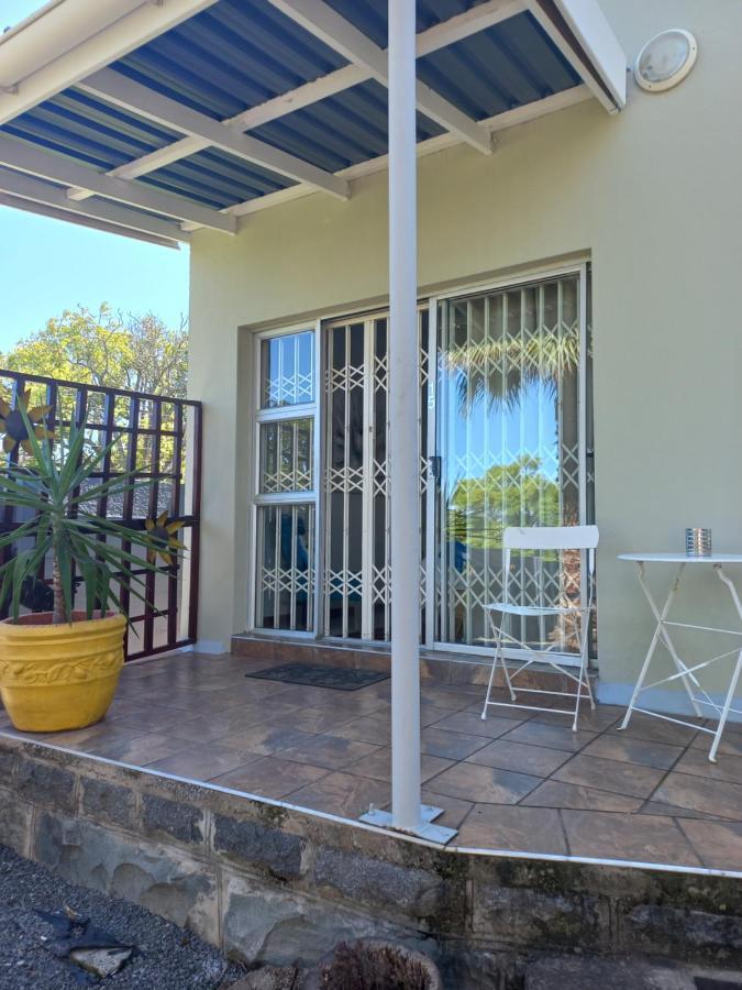 Dreamers Guesthouse - No Loadshedding King William's Town Exterior photo