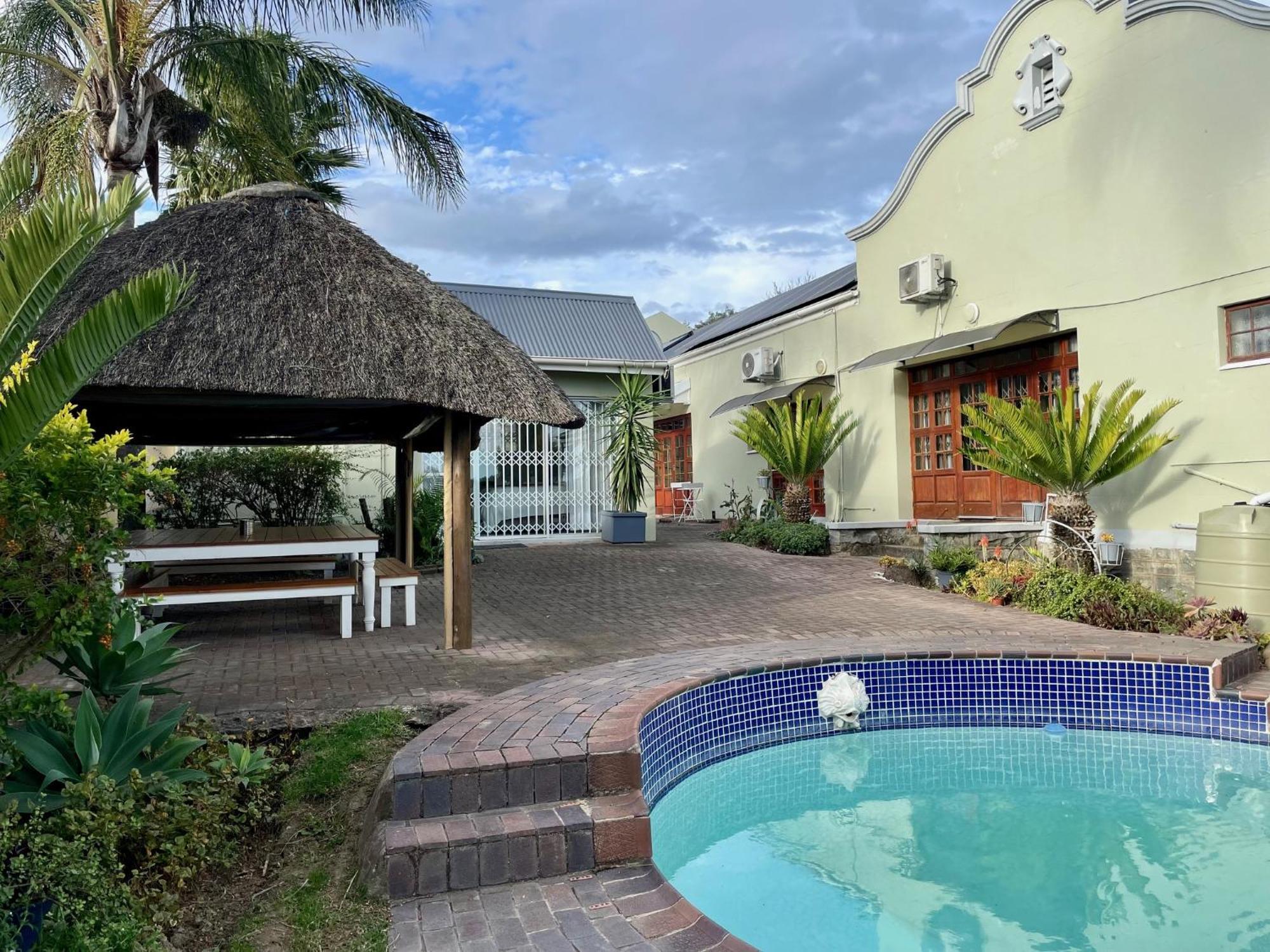 Dreamers Guesthouse - No Loadshedding King William's Town Exterior photo