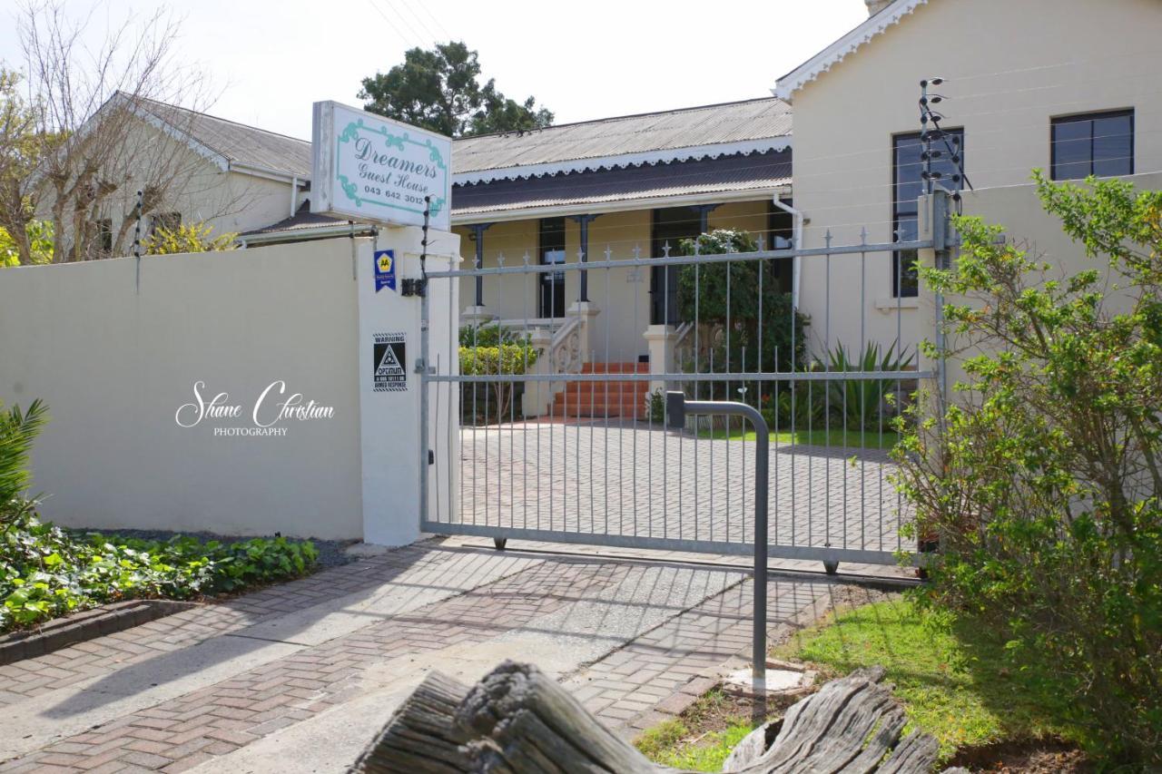 Dreamers Guesthouse - No Loadshedding King William's Town Exterior photo